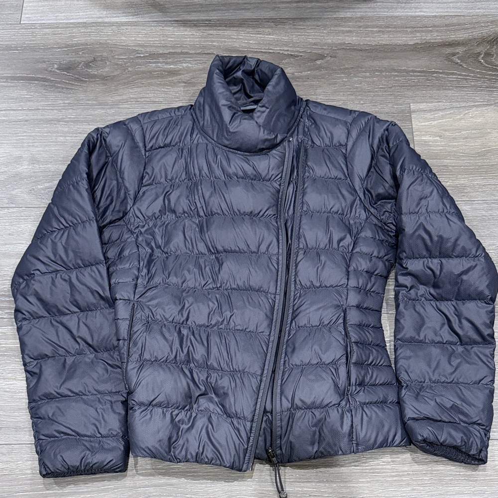 Athleta Gray Lightweight Puffer Jacket, asymmetric zipper, womens medium